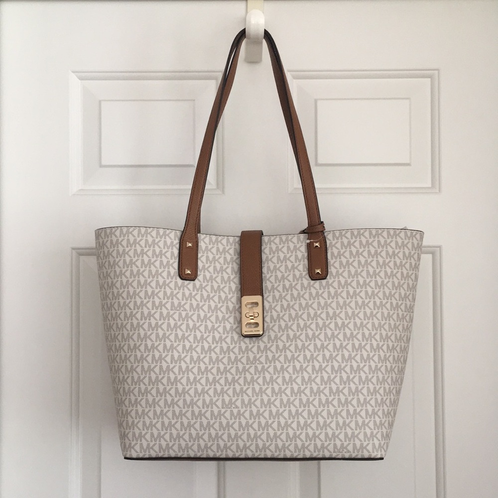 Michael Kors Tote Signature Brand Monogram Gold Hardware Tan Handle - Picture 2 of 9